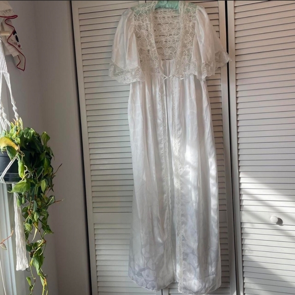 Vintage Other - VINTAGE Julie Of Slumbertog White Duster Slip Cardigan Lingerie Lace Detail